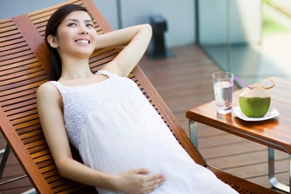 đau lưng khi mang thai tháng cuối