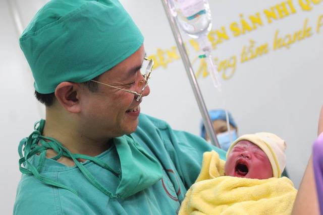 Em bé được sinh ra trong ống nghiệm có cuộc sống bình thường như mọi em bé khác